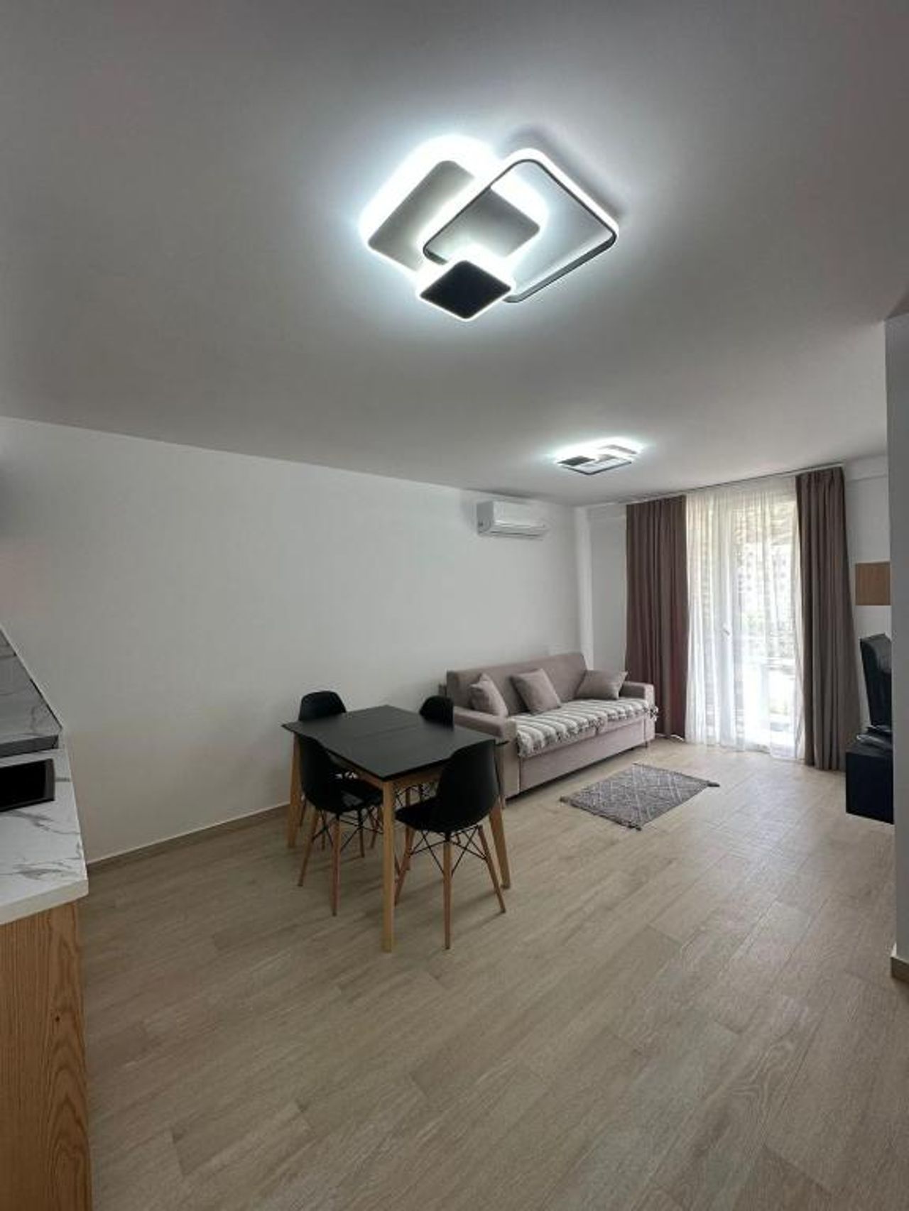 Aral Apartments Shengjin