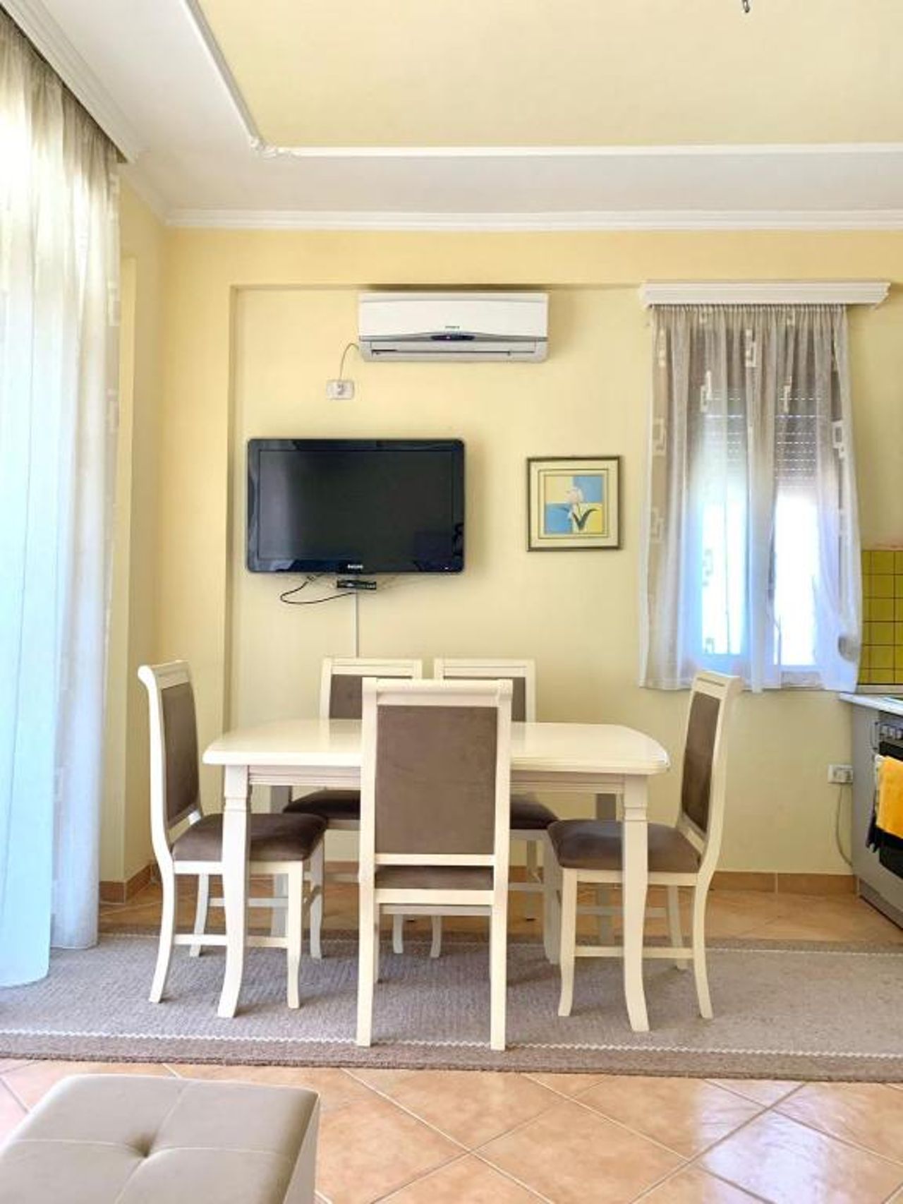 Four Seasons Beach Apartment