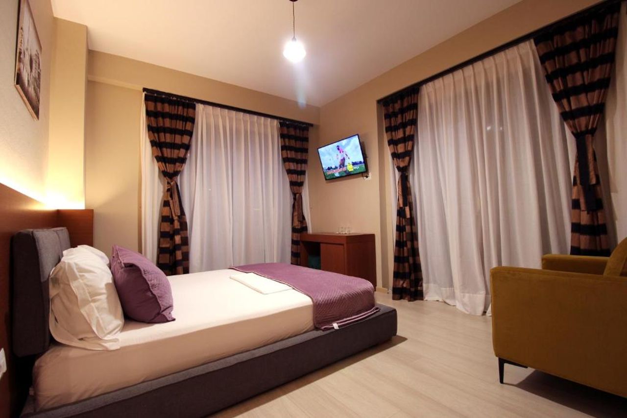 6 Milje Hotel