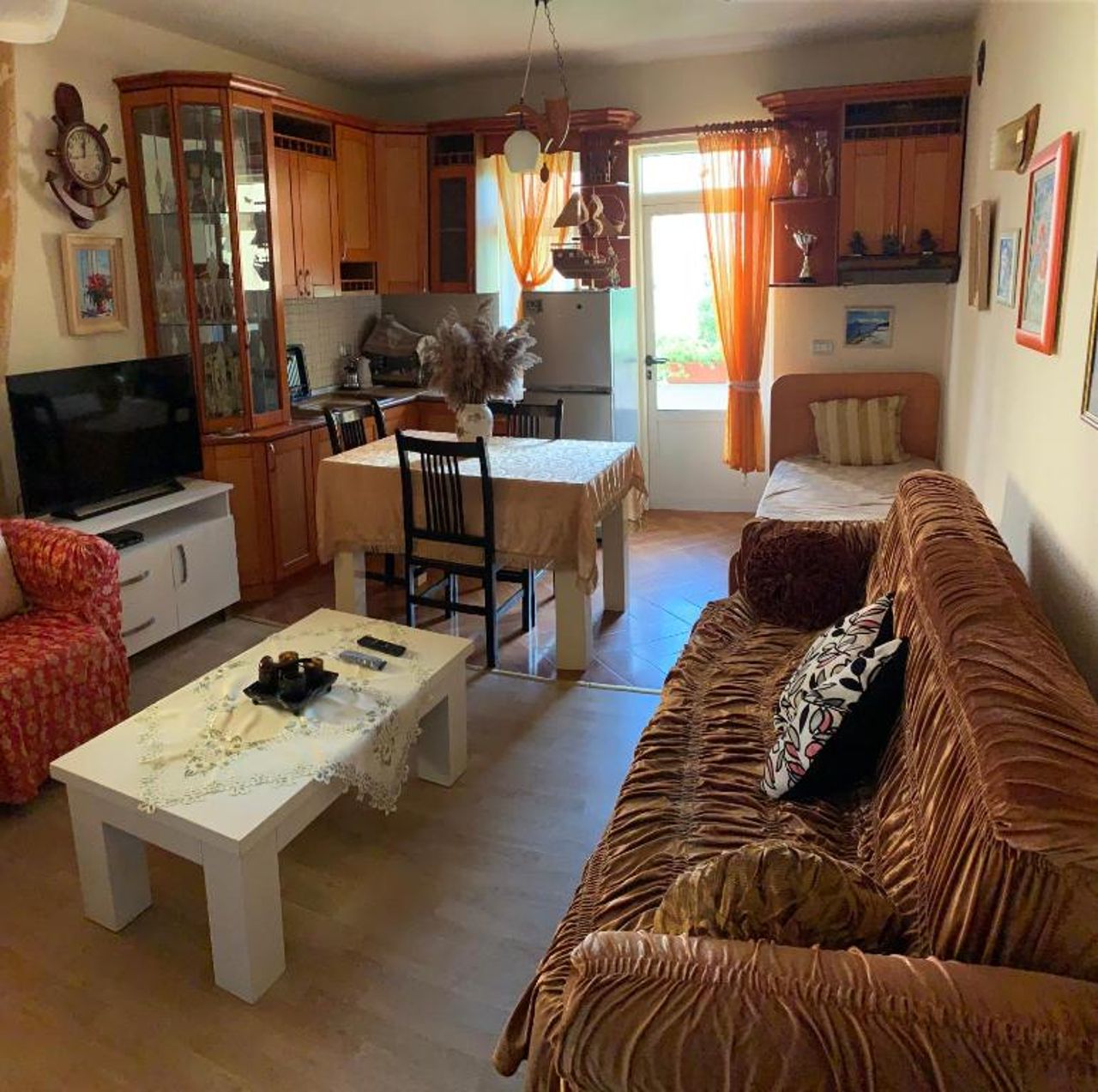 Topciu's Lake Appartments