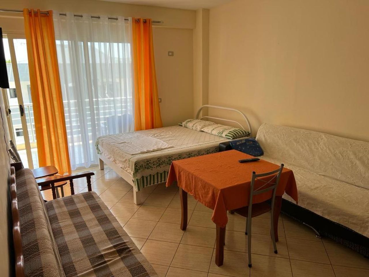 Rexhina Apartments