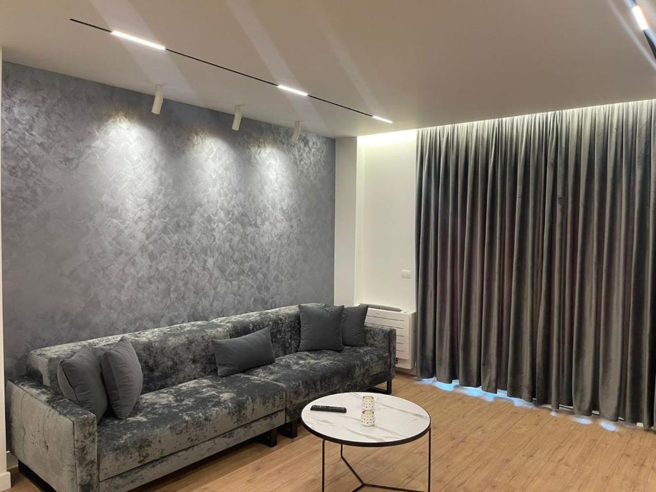 Emi Apartment