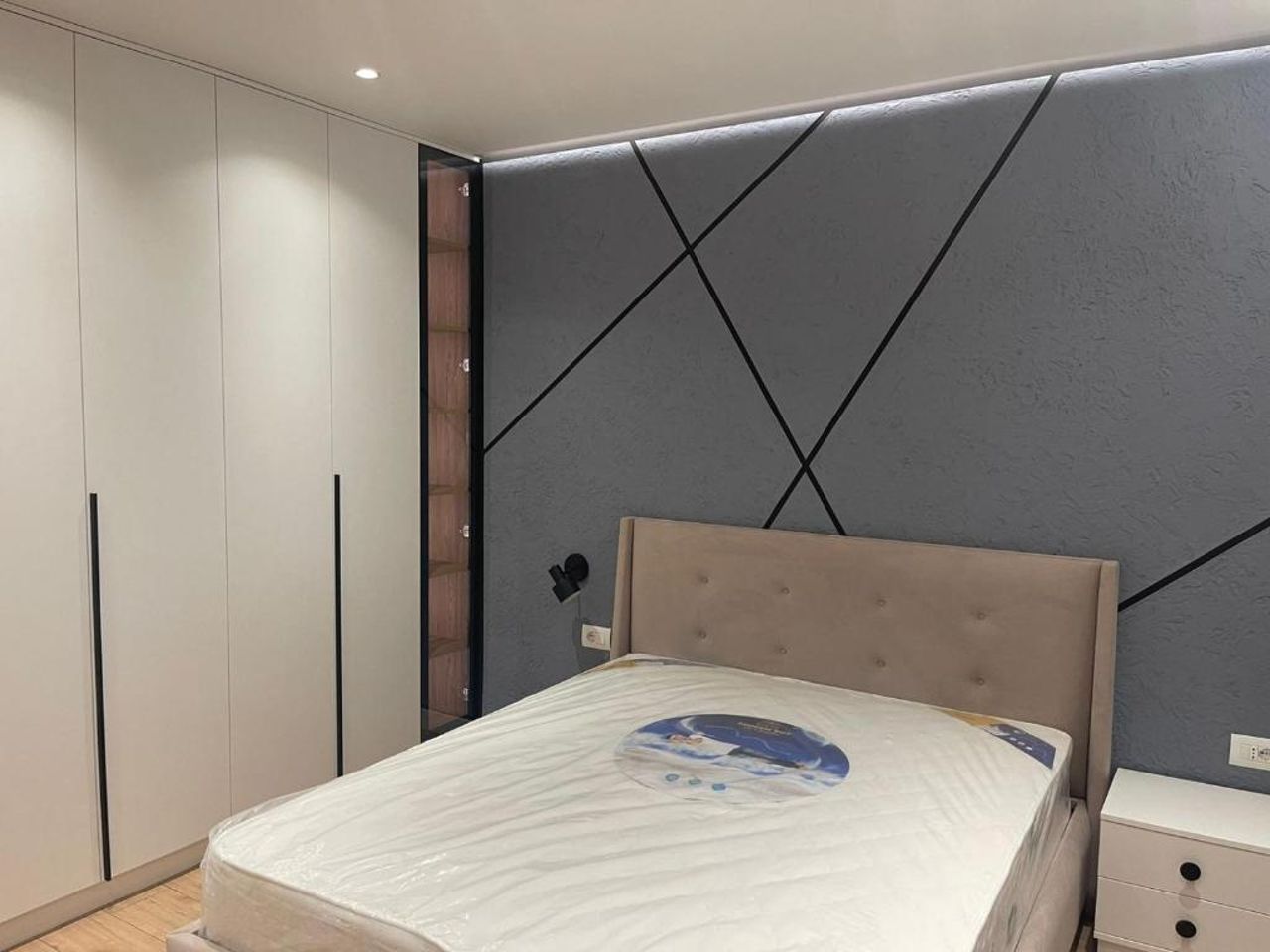 Emi Apartment