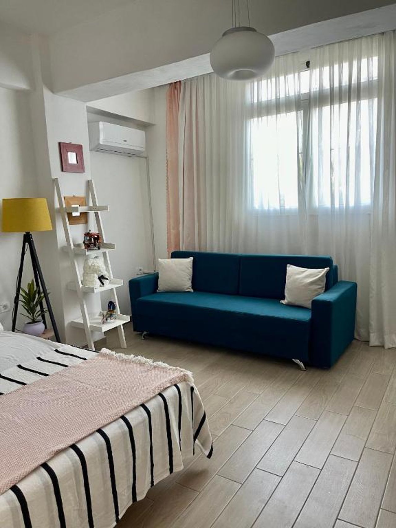 Lola’s Apartment
