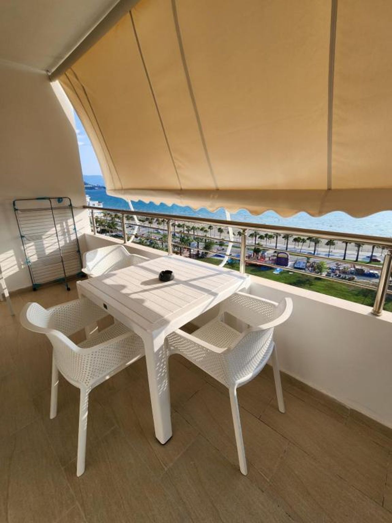 Cloud 10 Apartment