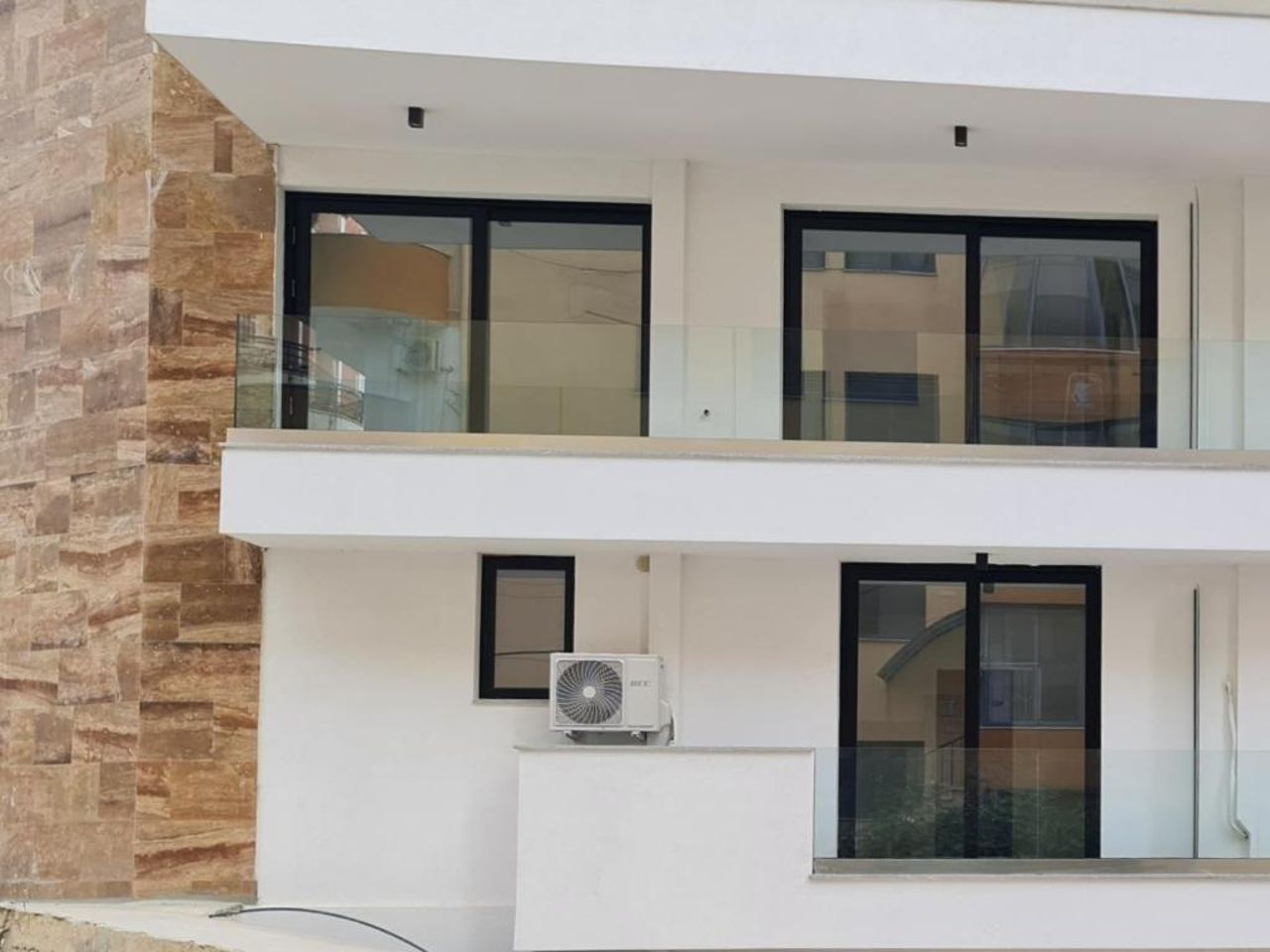 SeA apartments 123