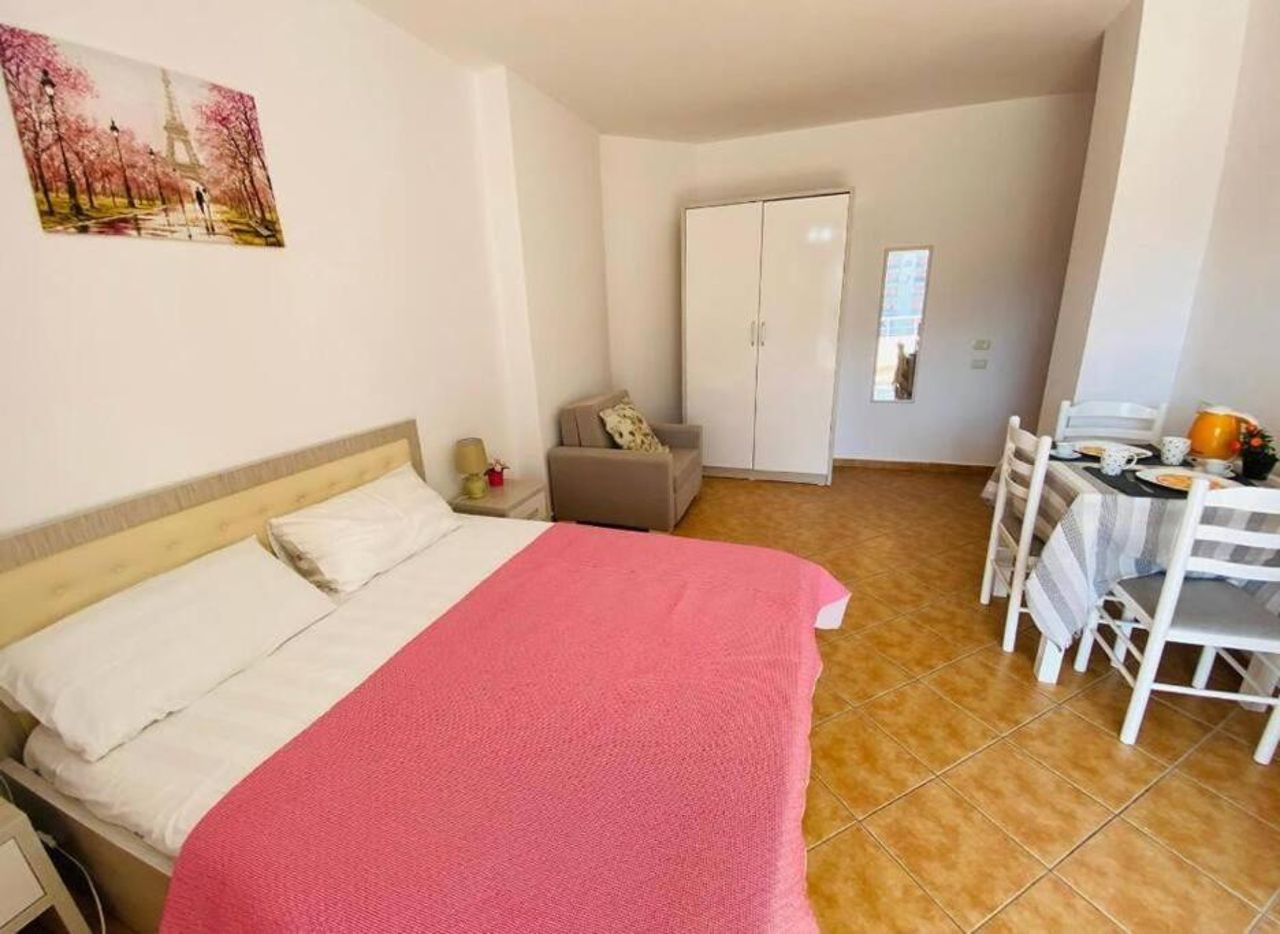 Cosy sea view studio