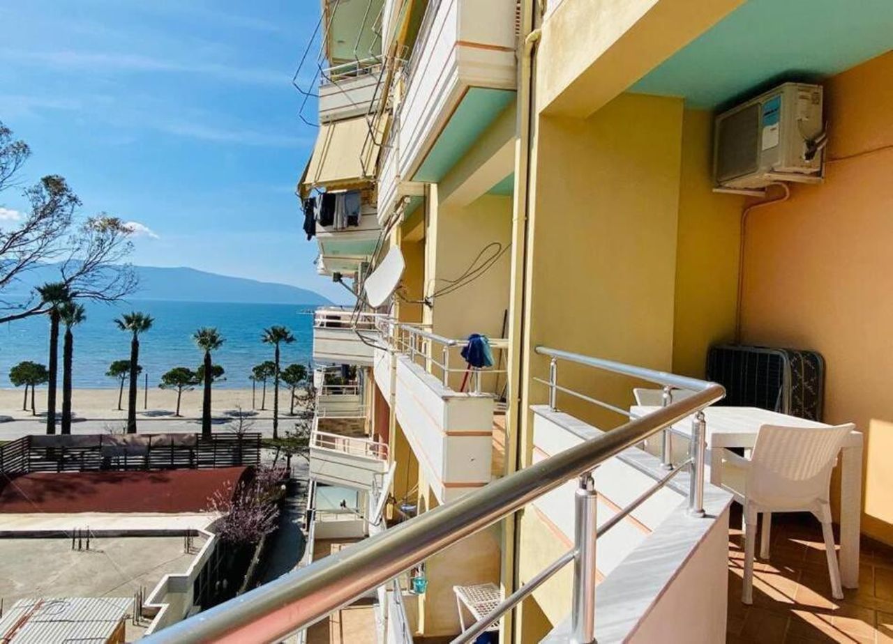Cosy sea view studio