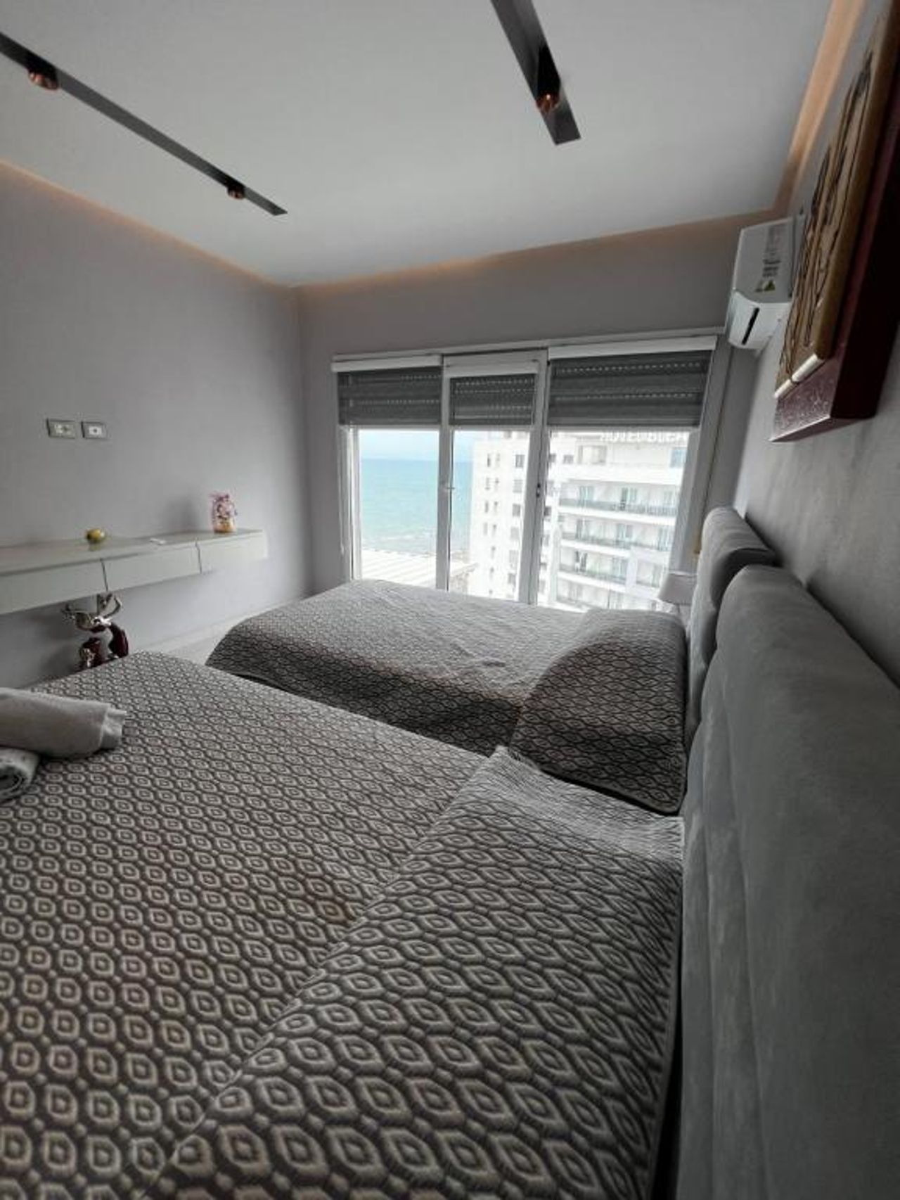 Coastal Horizon Deluxe Apartment