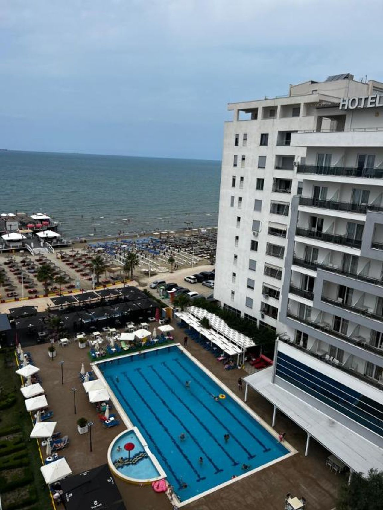 Coastal Horizon Deluxe Apartment