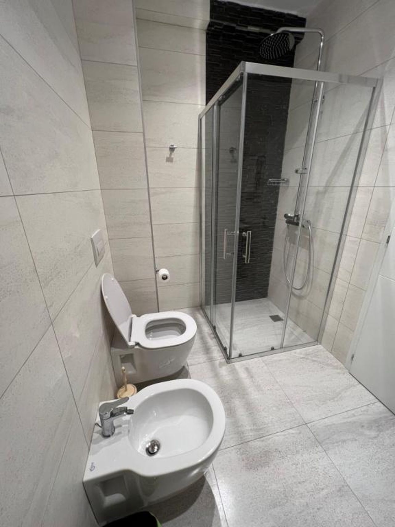 Mumbas Room 1