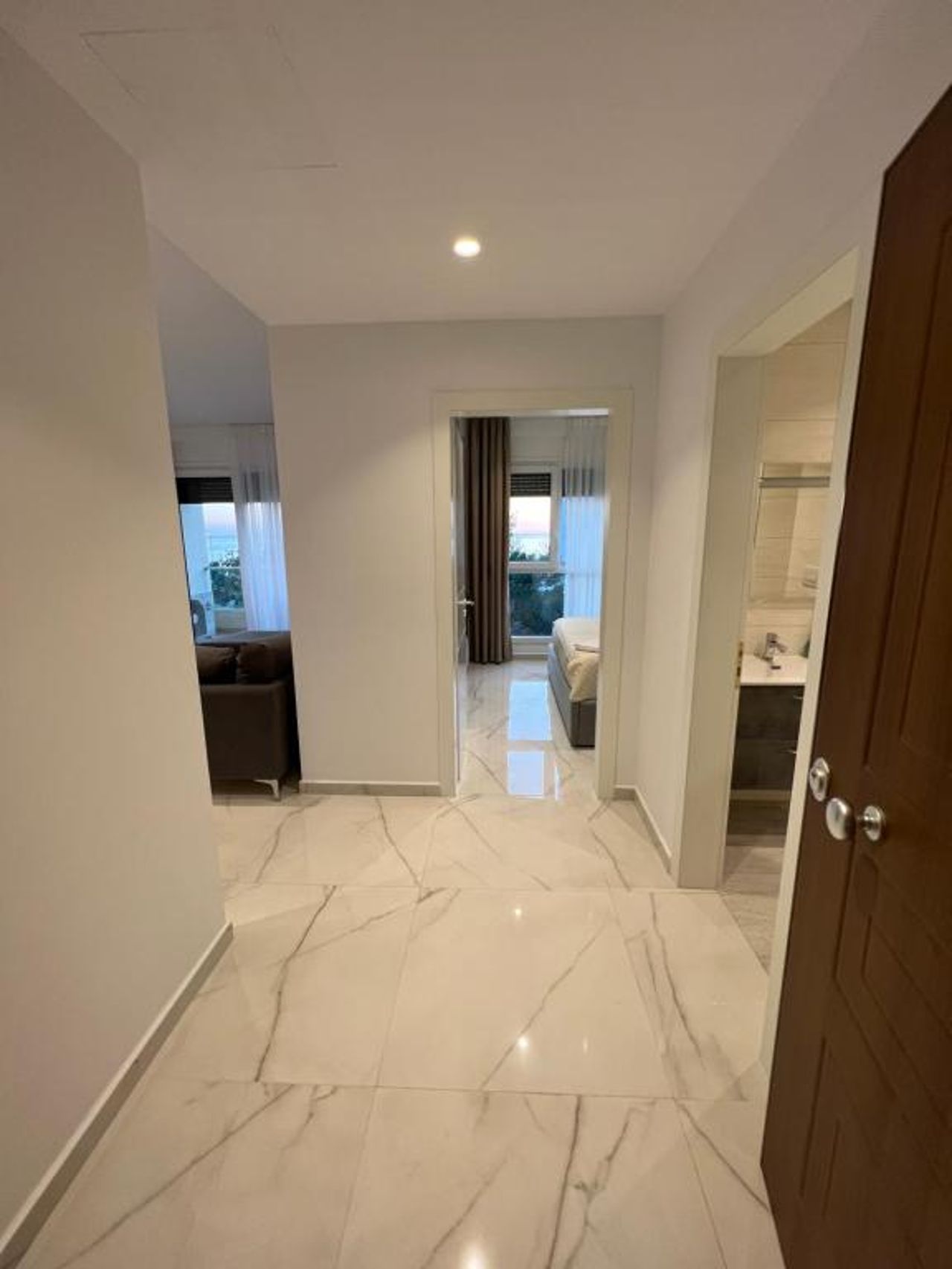 Mumbas Room 1