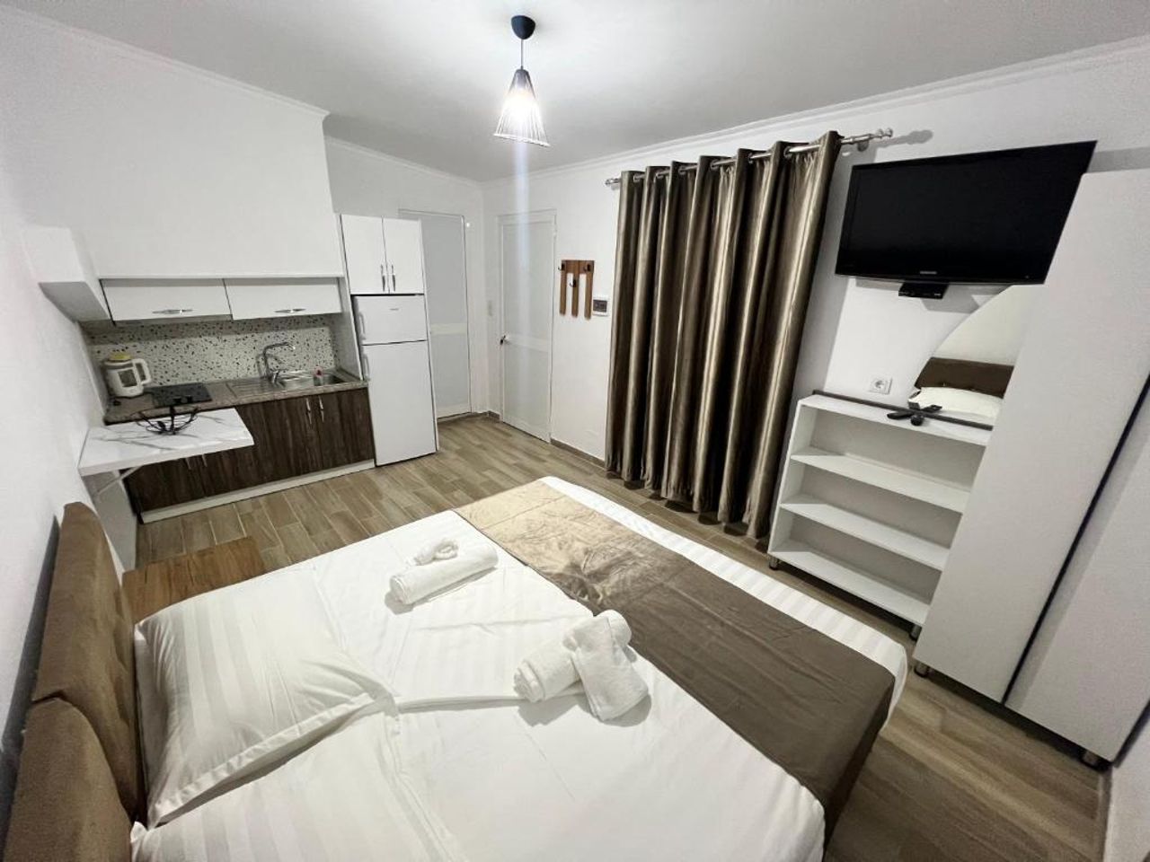 Full Moon Apartments