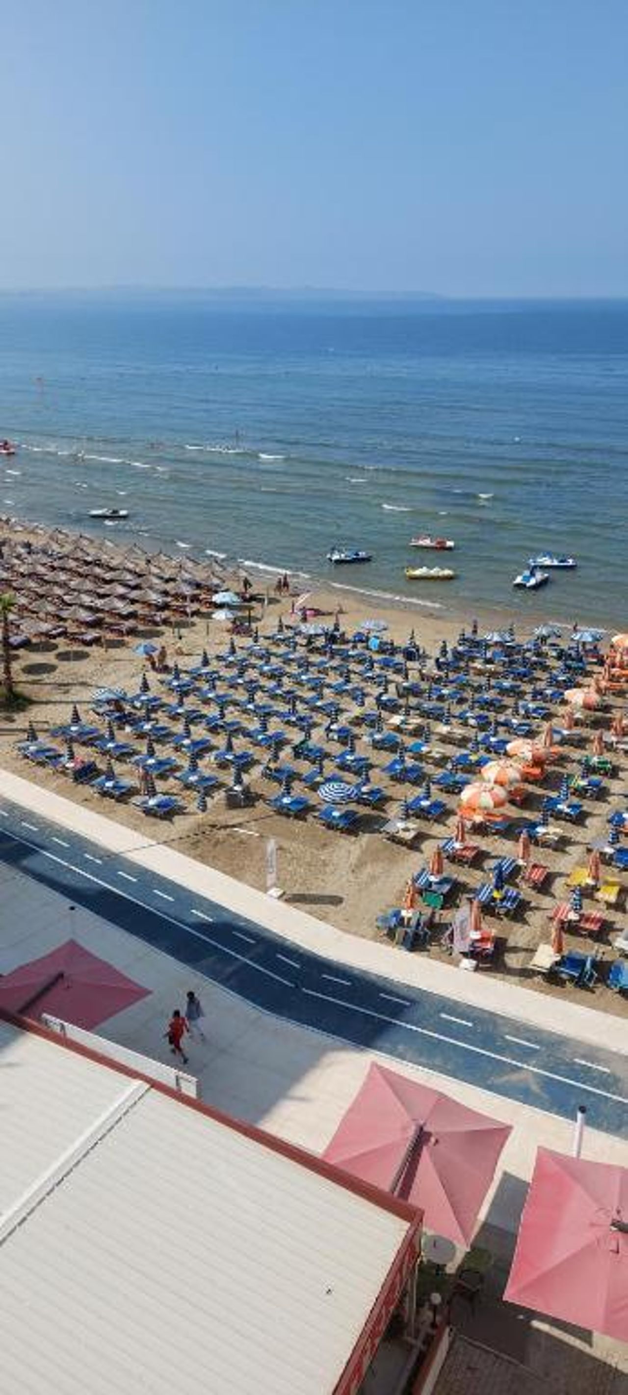 Holiday home. İn the sea .Beach