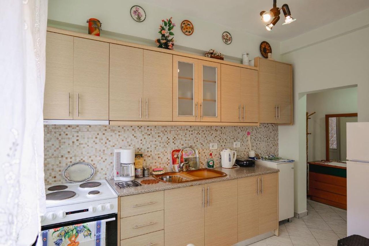 Thimios Rooms