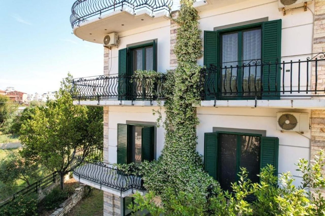 Sea La Vie Apartments