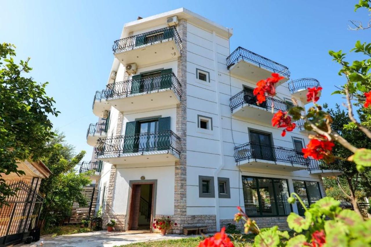 Sea La Vie Apartments