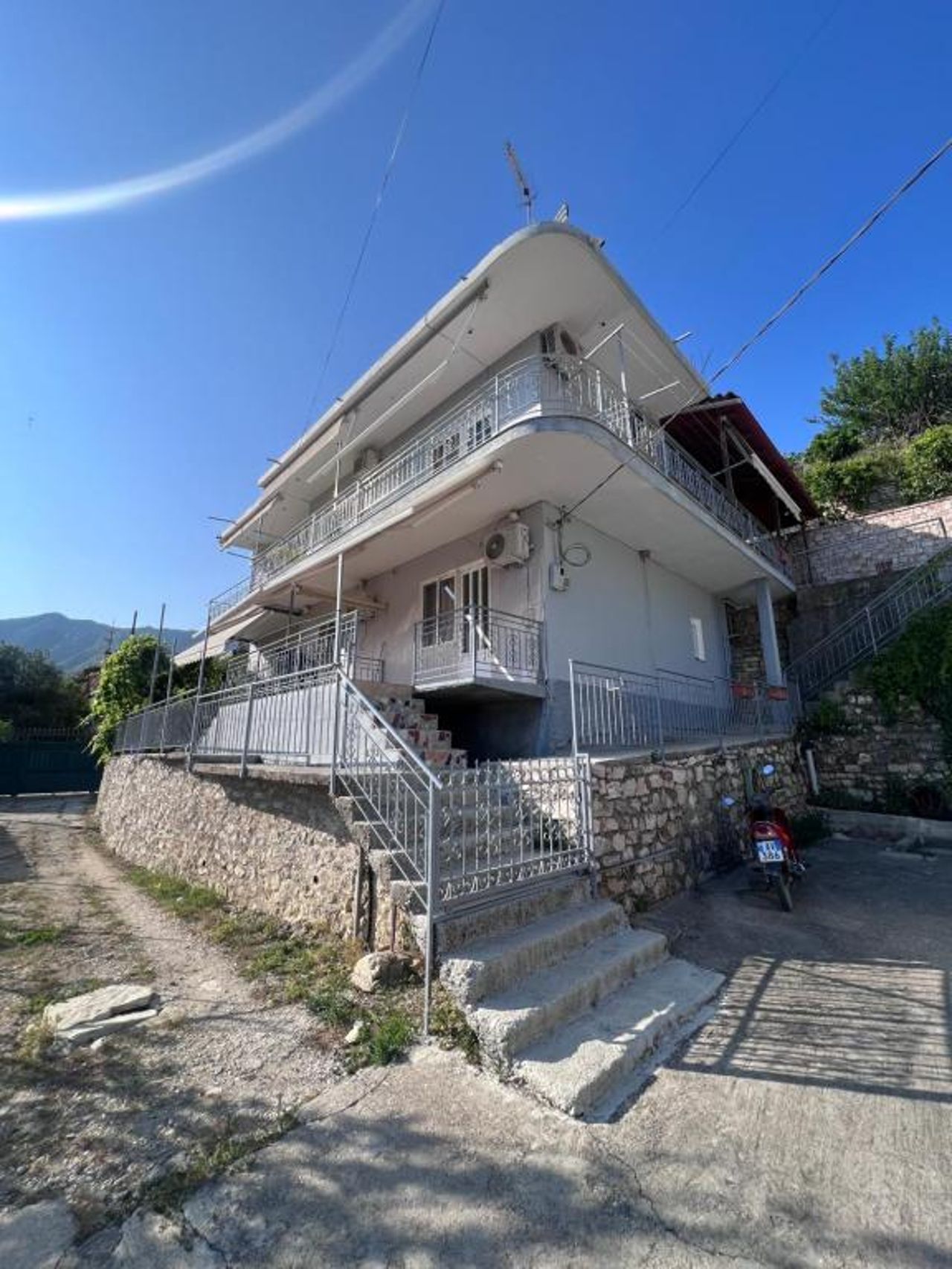 Dhoma Plazhi Husi