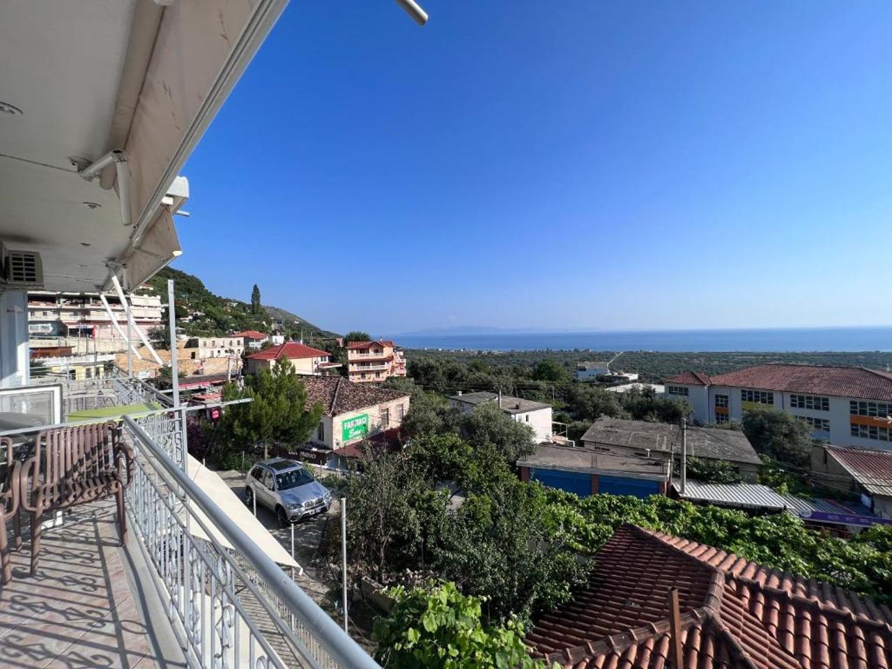 Dhoma Plazhi Husi