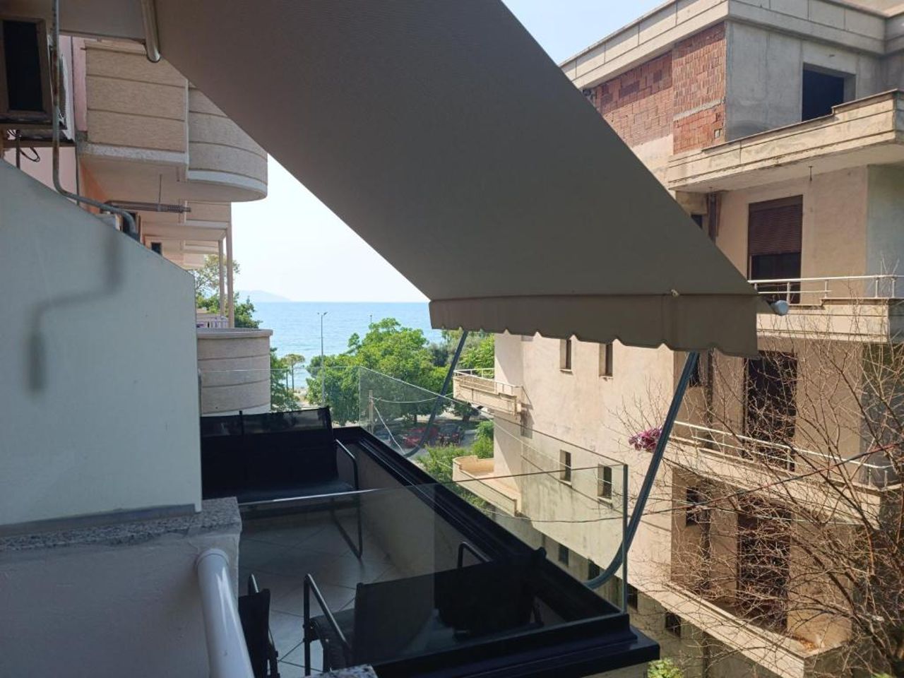 Max Plane Apartment