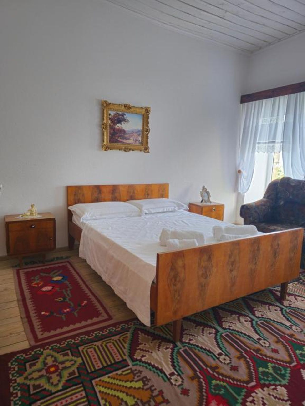 Traditional House Shapllo