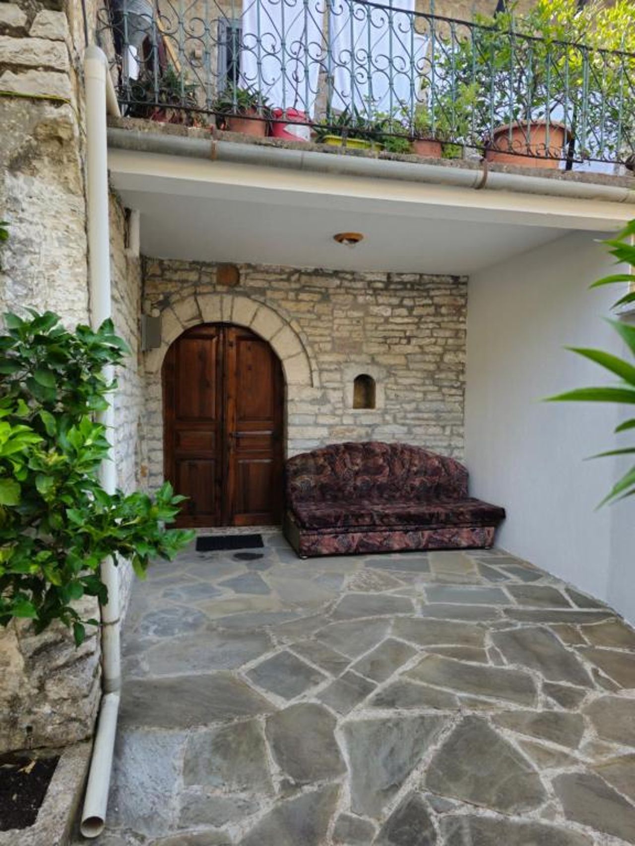 Traditional House Shapllo