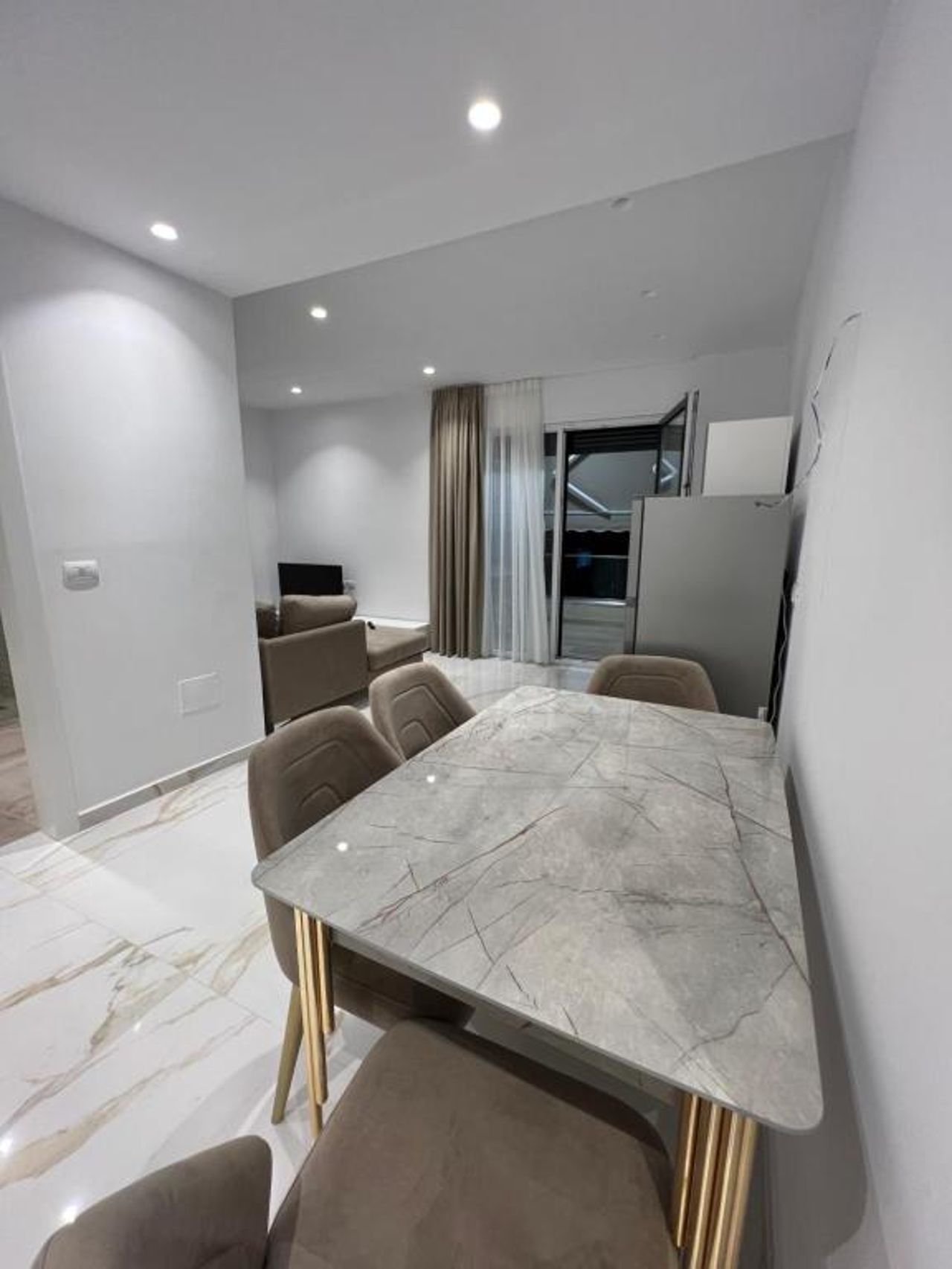 Mumbas Room 3