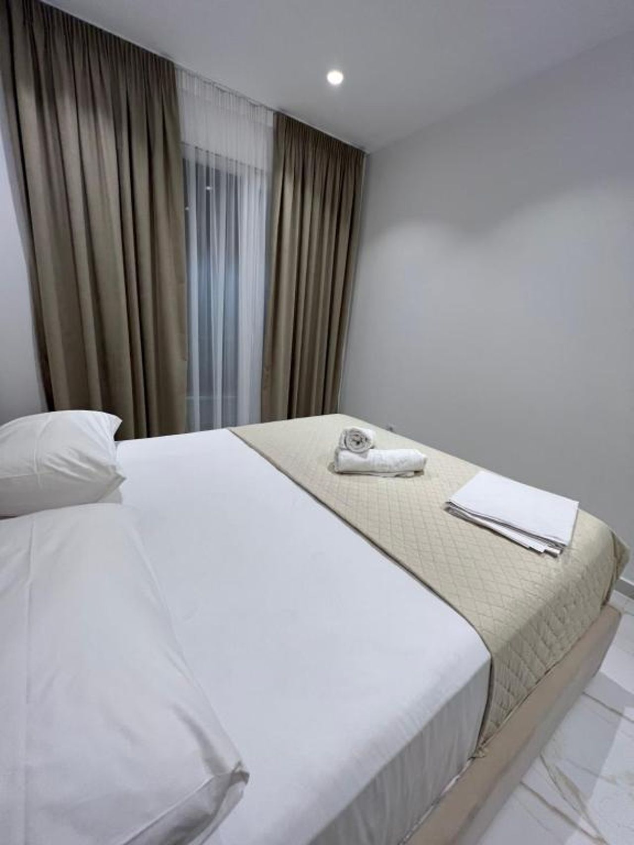 Mumbas Room 3