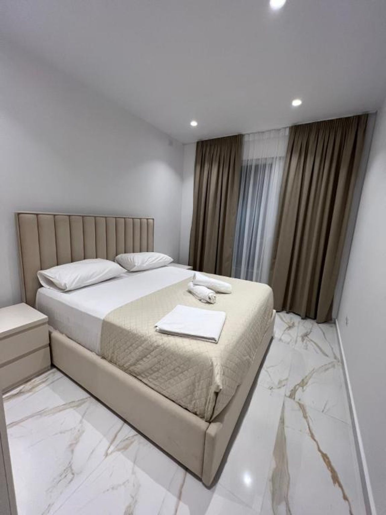 Mumbas Room 3