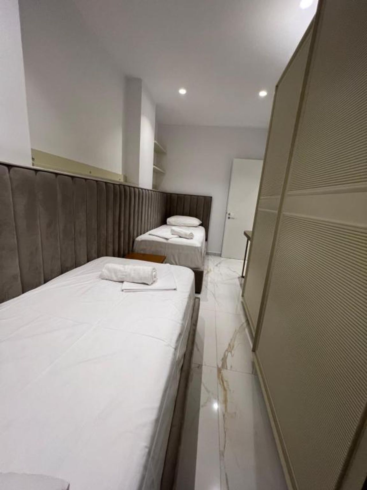 Mumbas Room 3