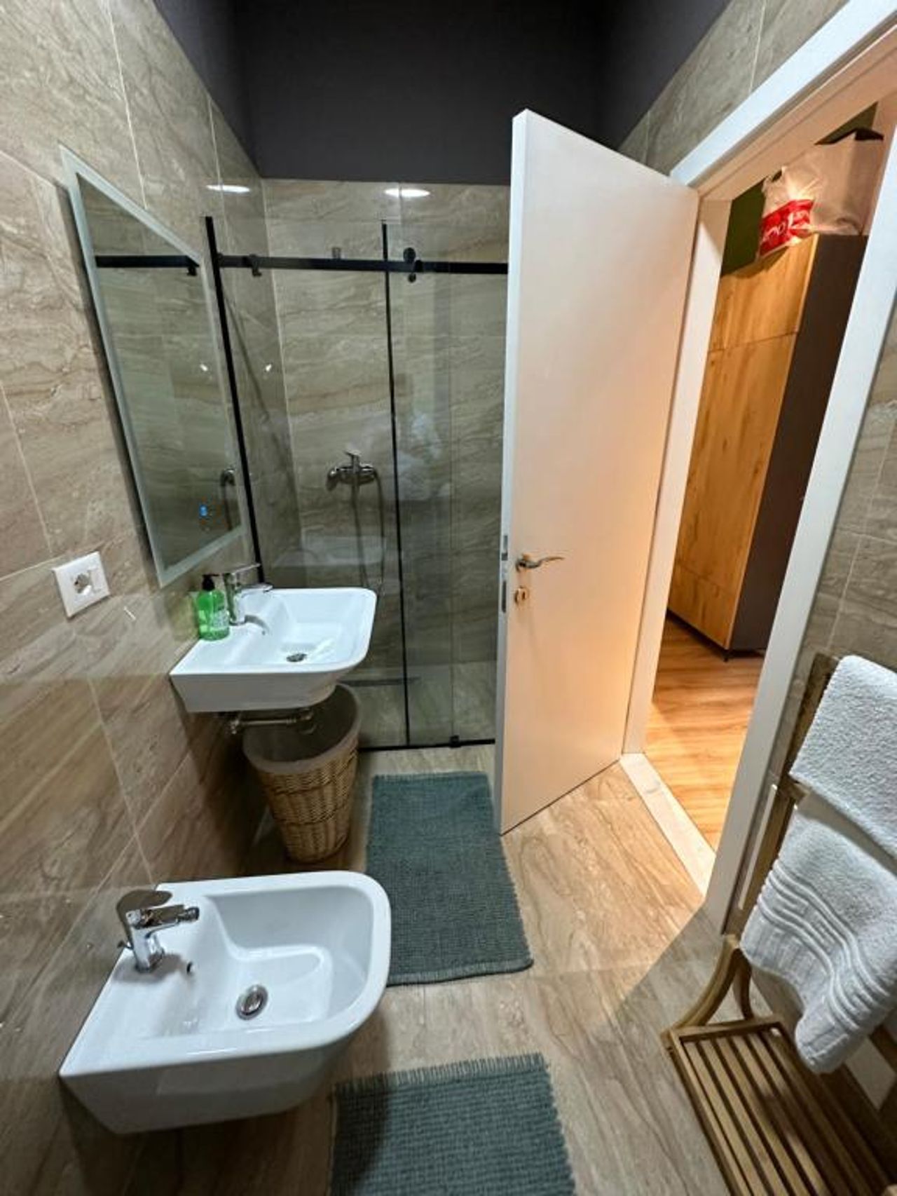 Apartments HomeRent Tirana