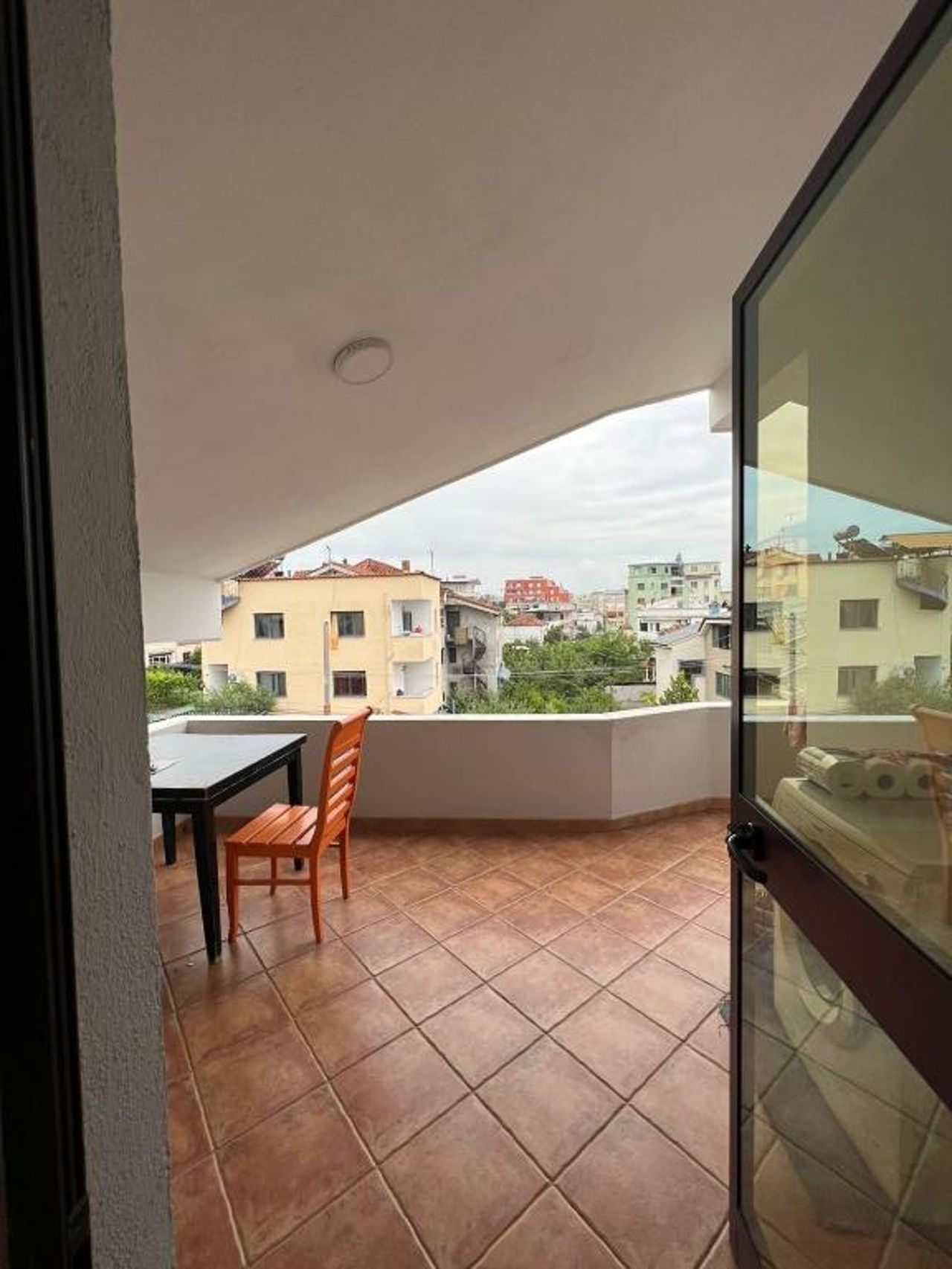 Enjoy Sunset at this Spacious Apartment