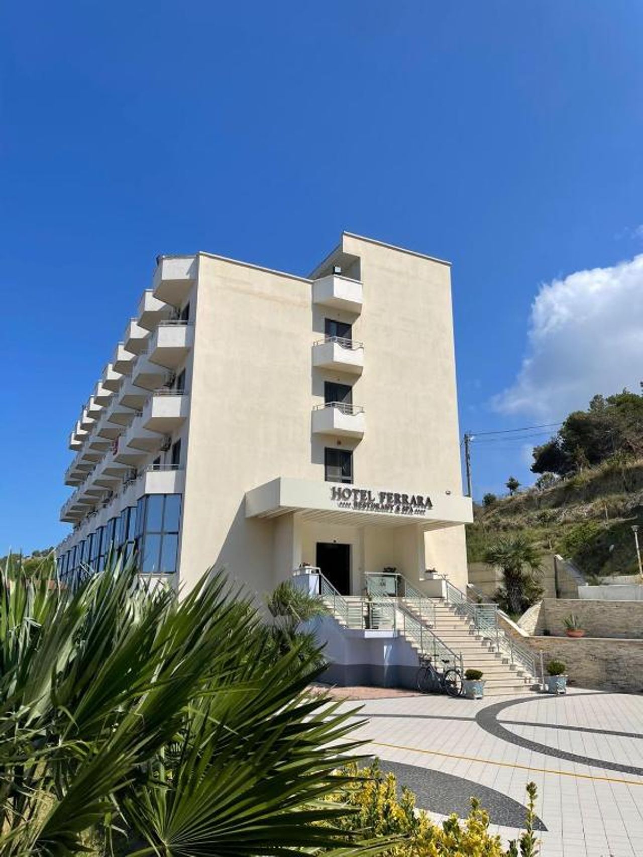 Hotel Ferrara