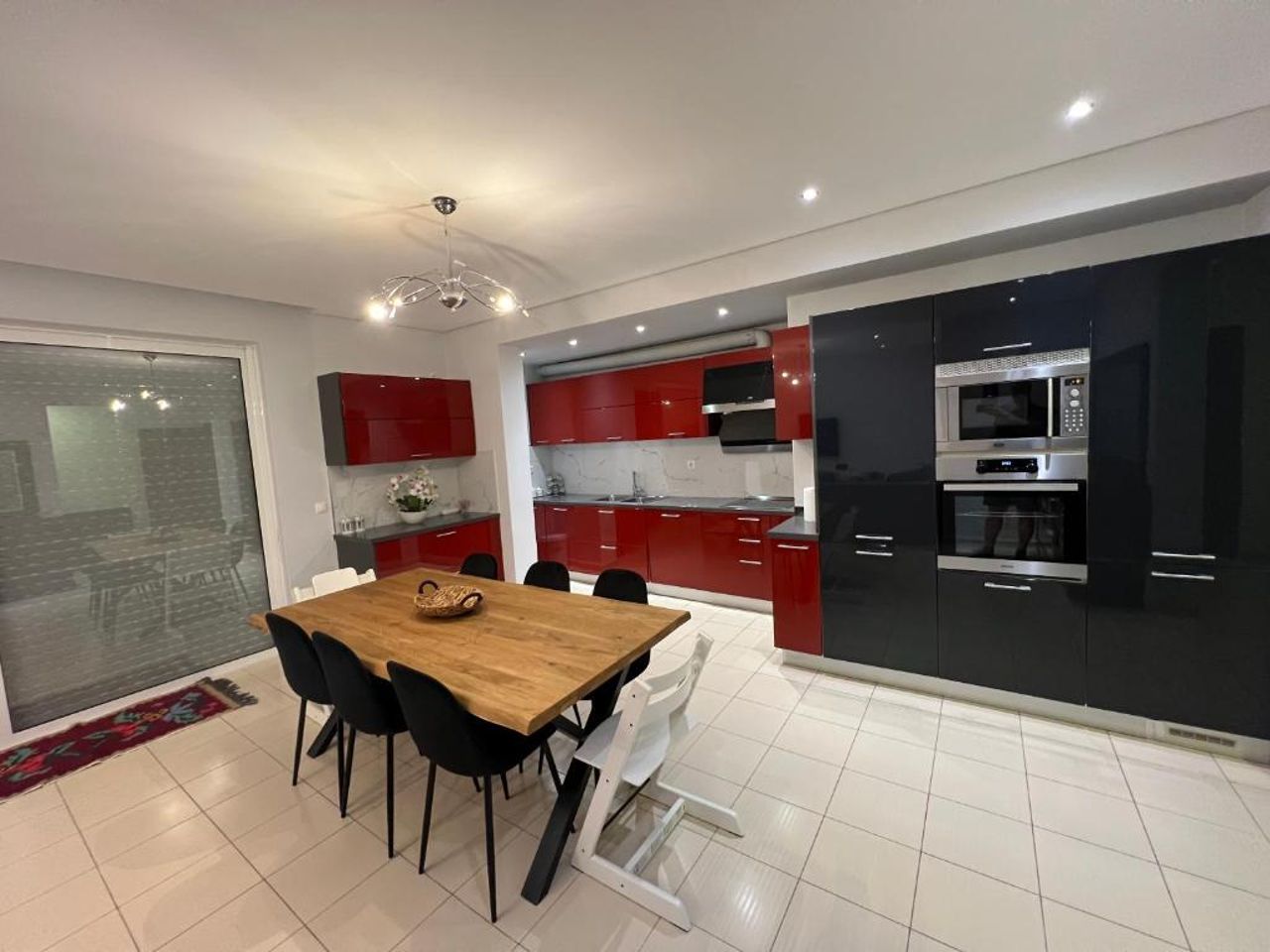 Lovely 2 bedroom apartment with a great sea view