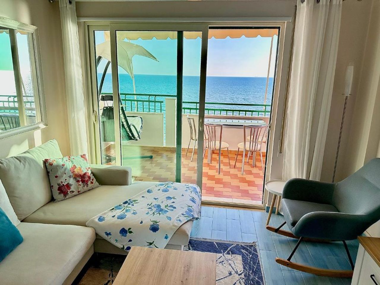 Summertime Luxury Apartment with amazing Sea View