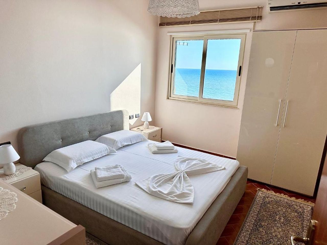 Summertime Luxury Apartment with amazing Sea View