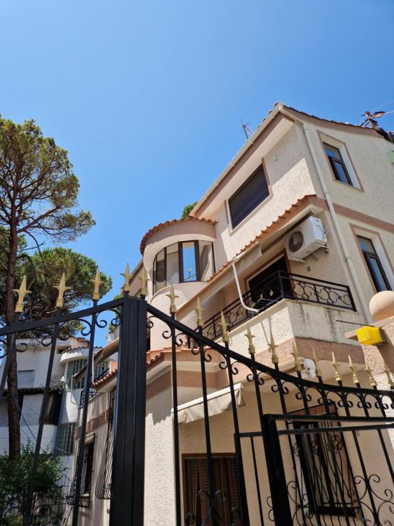 Vila Golem