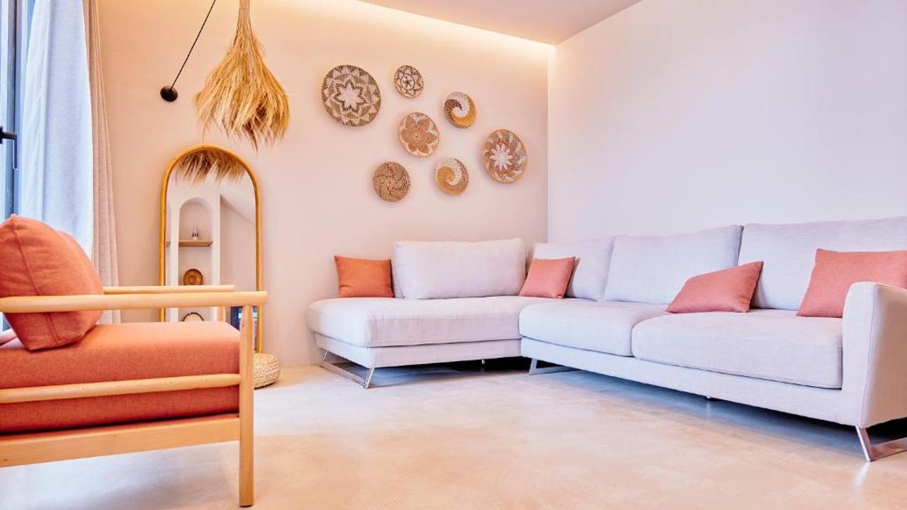 Azar Luxury Suites