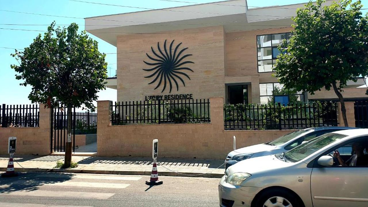 2F Saranda Apartment