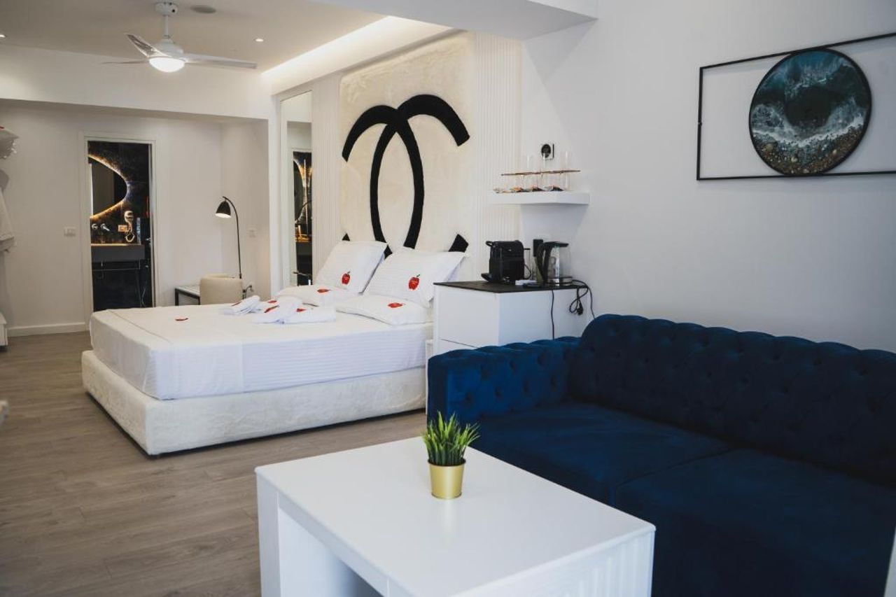 Adam & Eve Suites