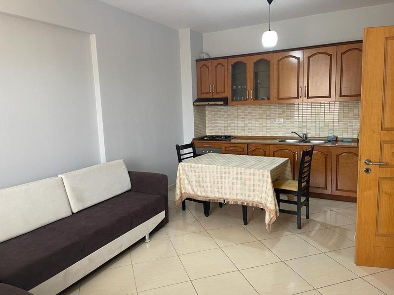 Leo Apartament