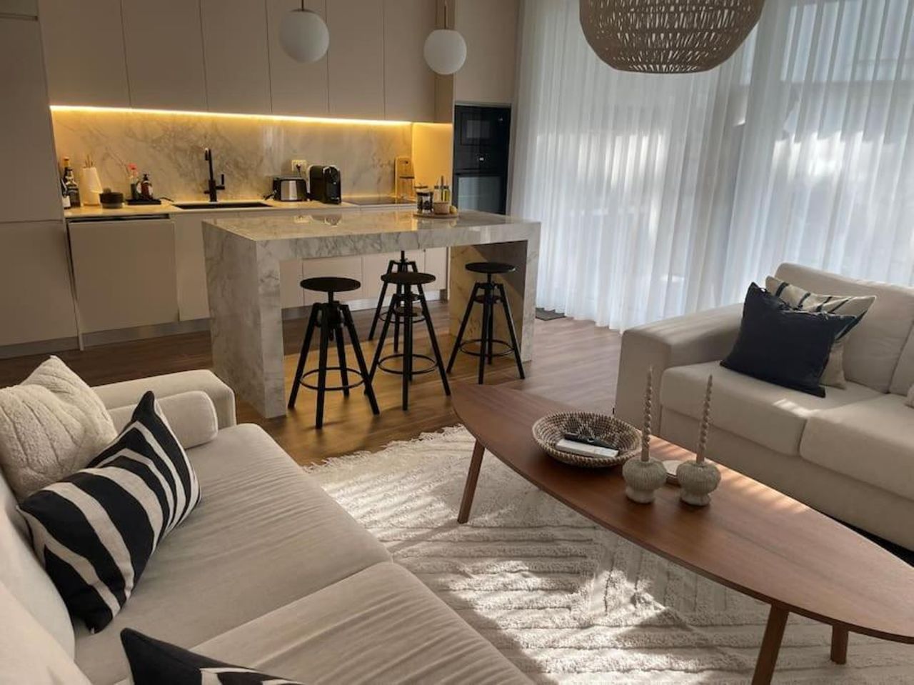 Luxury ground floor Apt with garden - Bay of Lalzi