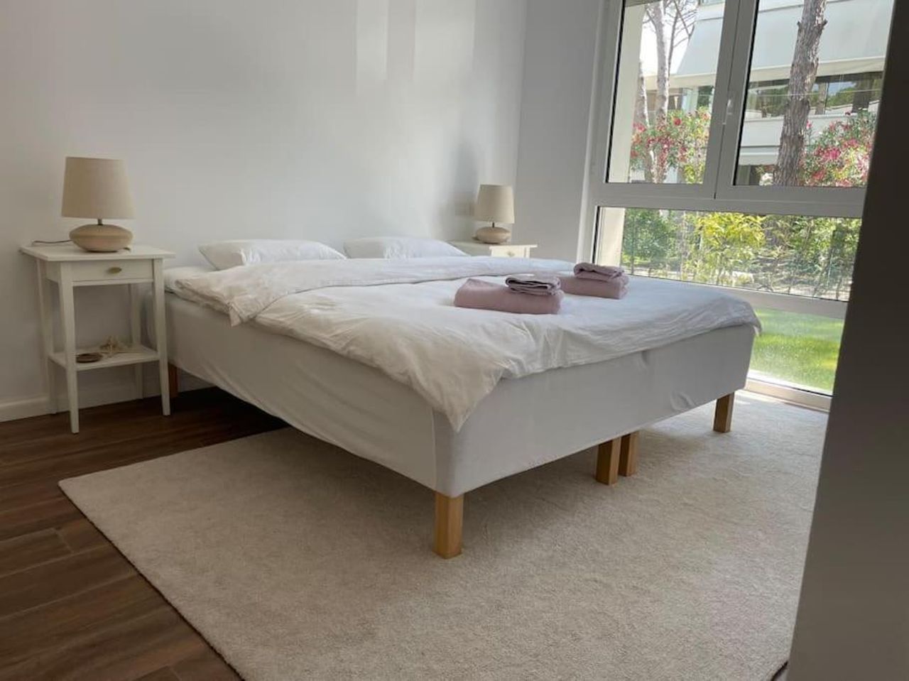 Luxury ground floor Apt with garden - Bay of Lalzi