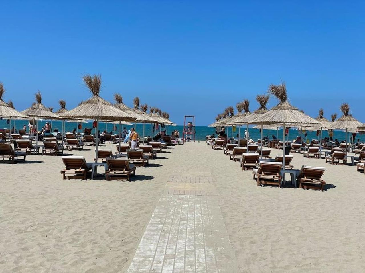 Luxury ground floor Apt with garden - Bay of Lalzi