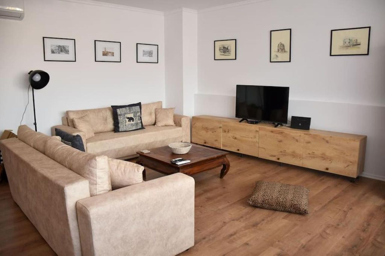 E Apartment, in Center, Cozy