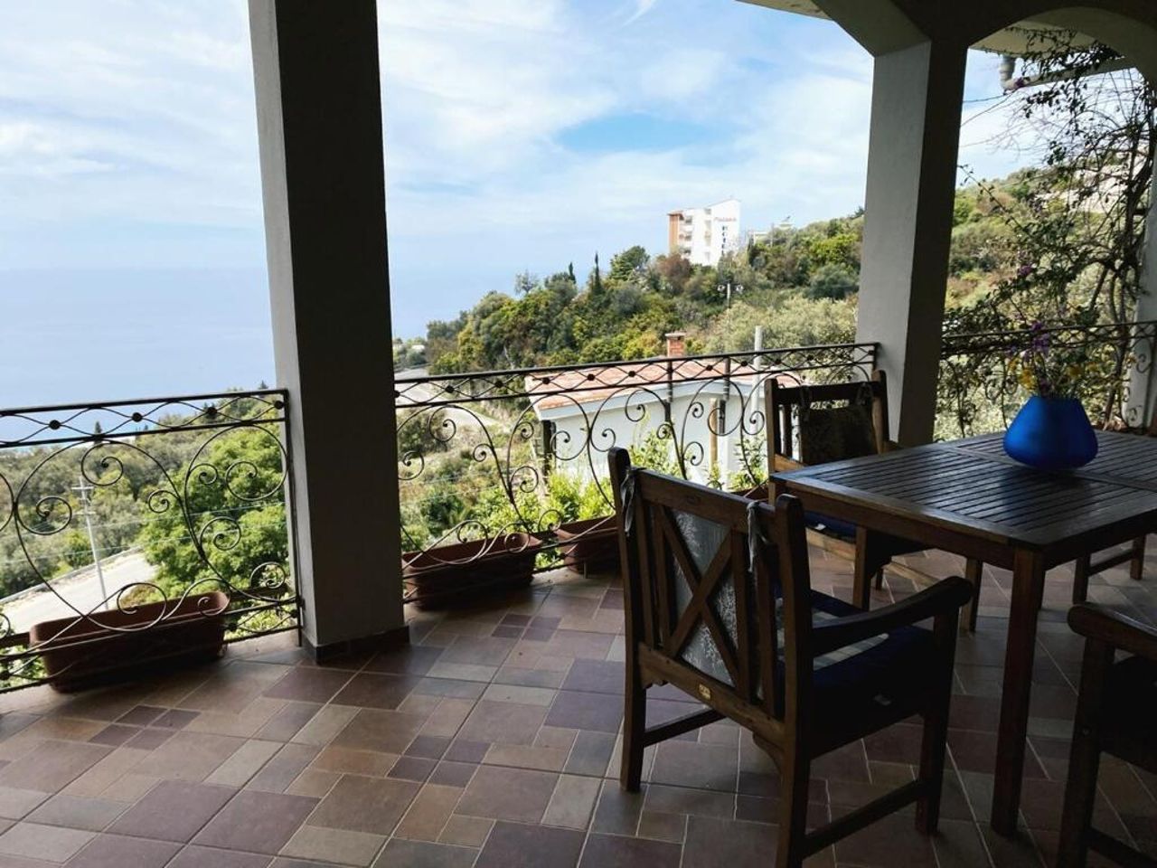 Amazing Seaside View Villa