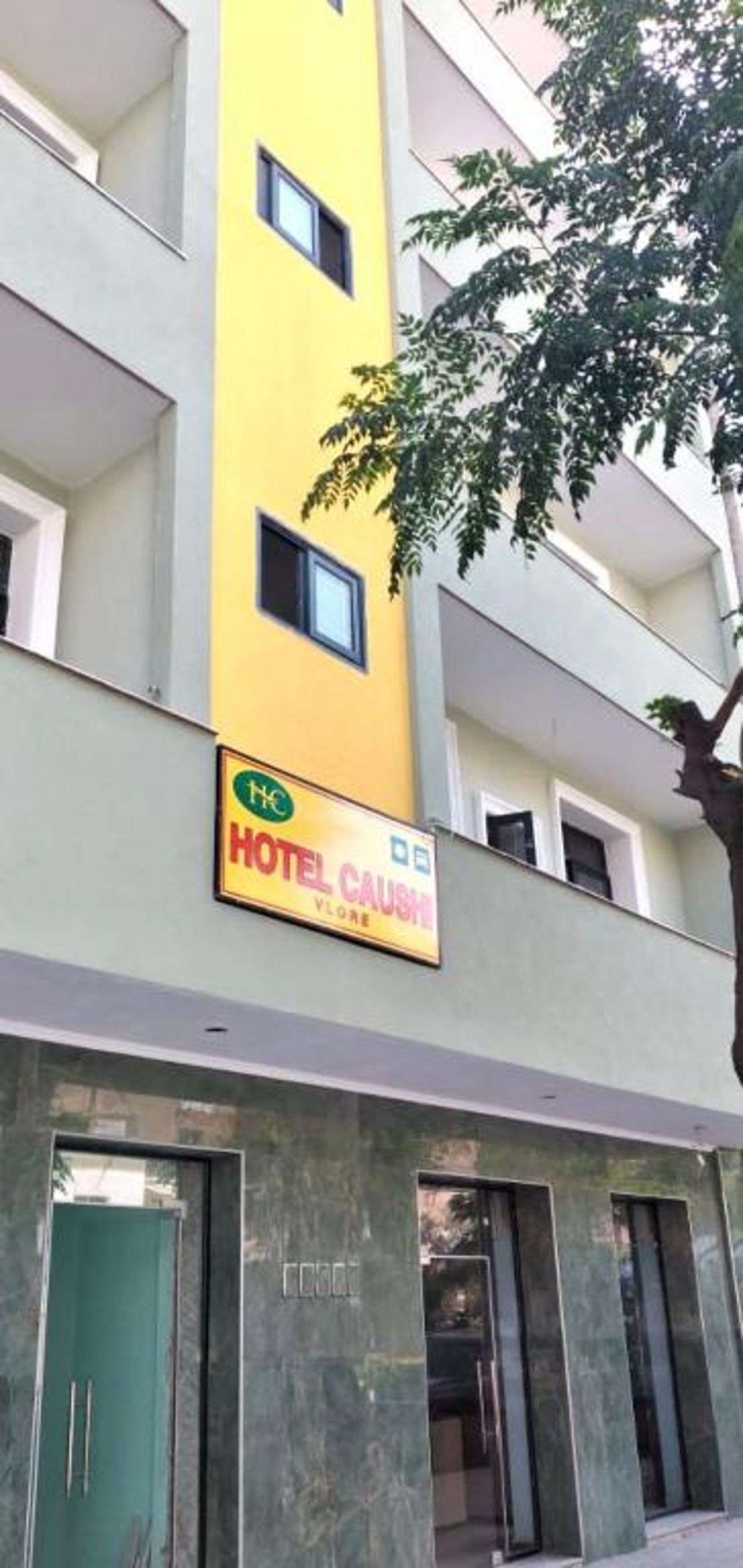 Hotel Caushi