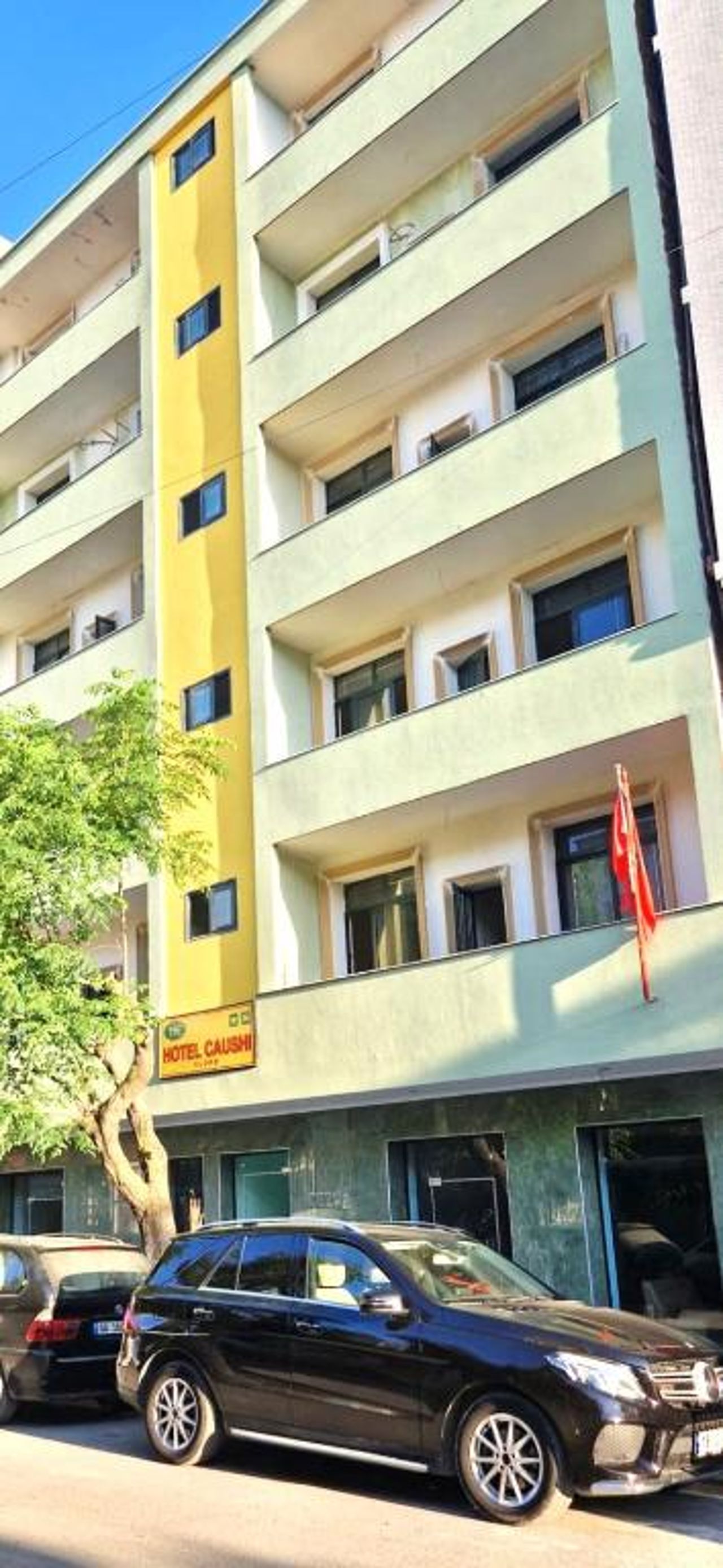 Hotel Caushi