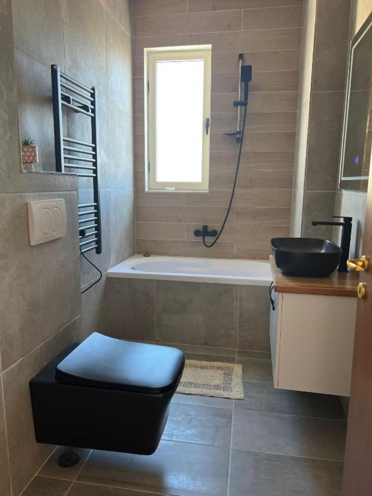 Breeze Seaview Apartment