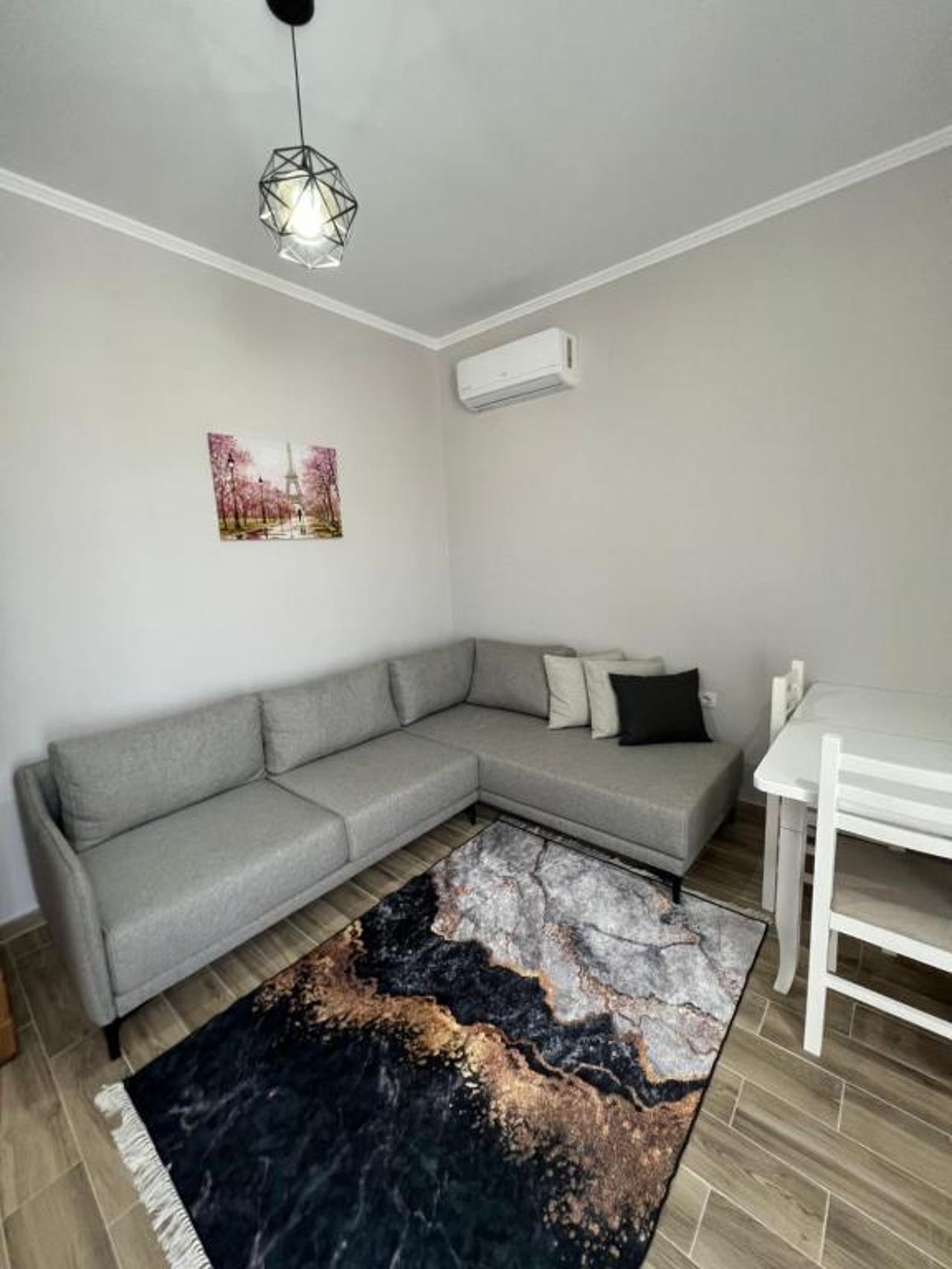 KAJL Apartment